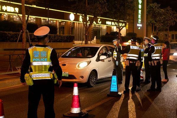广州交警查酒驾护春运,哪家酒精测试仪价格最好